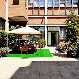 Hostel Mio, Milánó