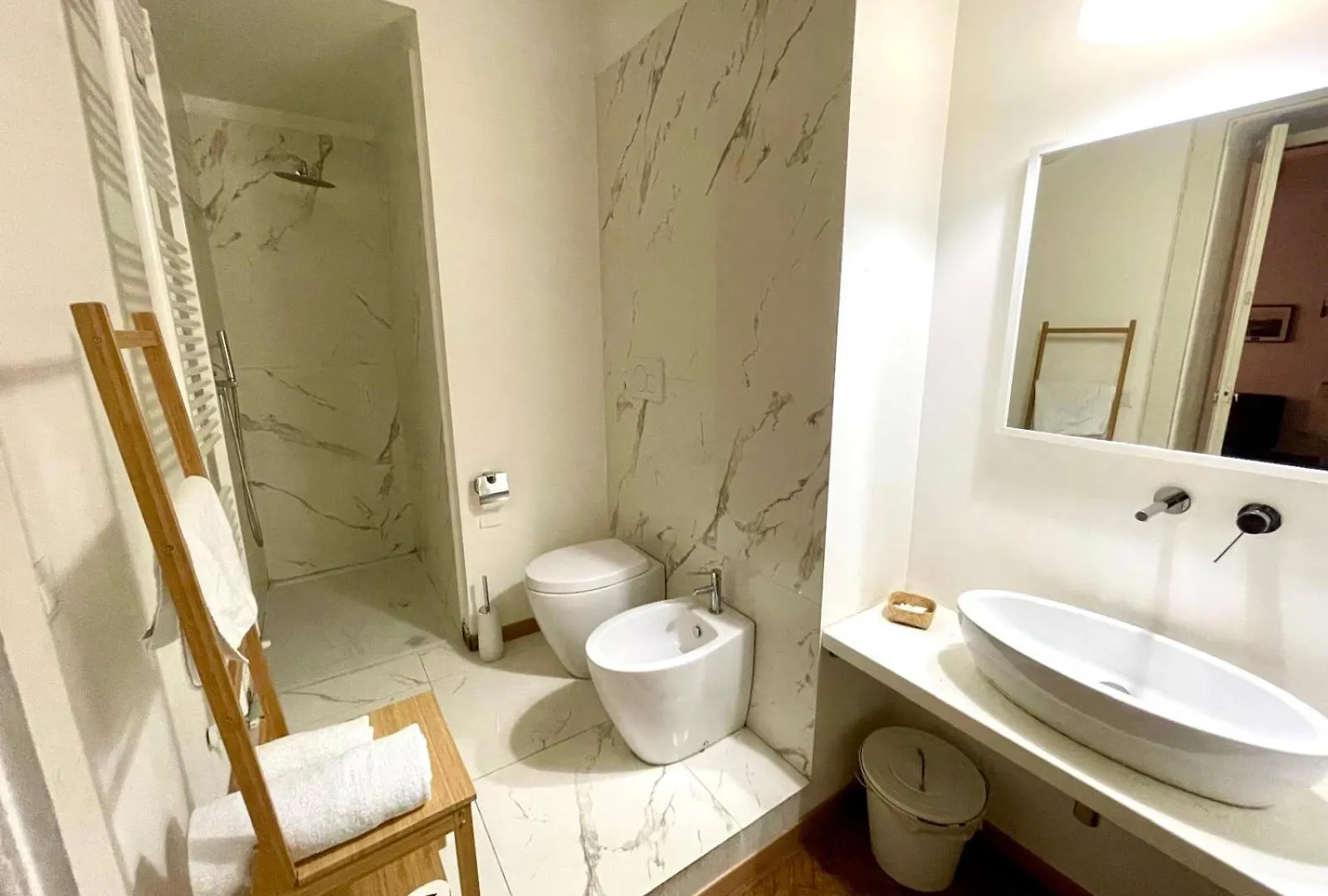 Dhomes - Apartments And Rooms Milan Italy
