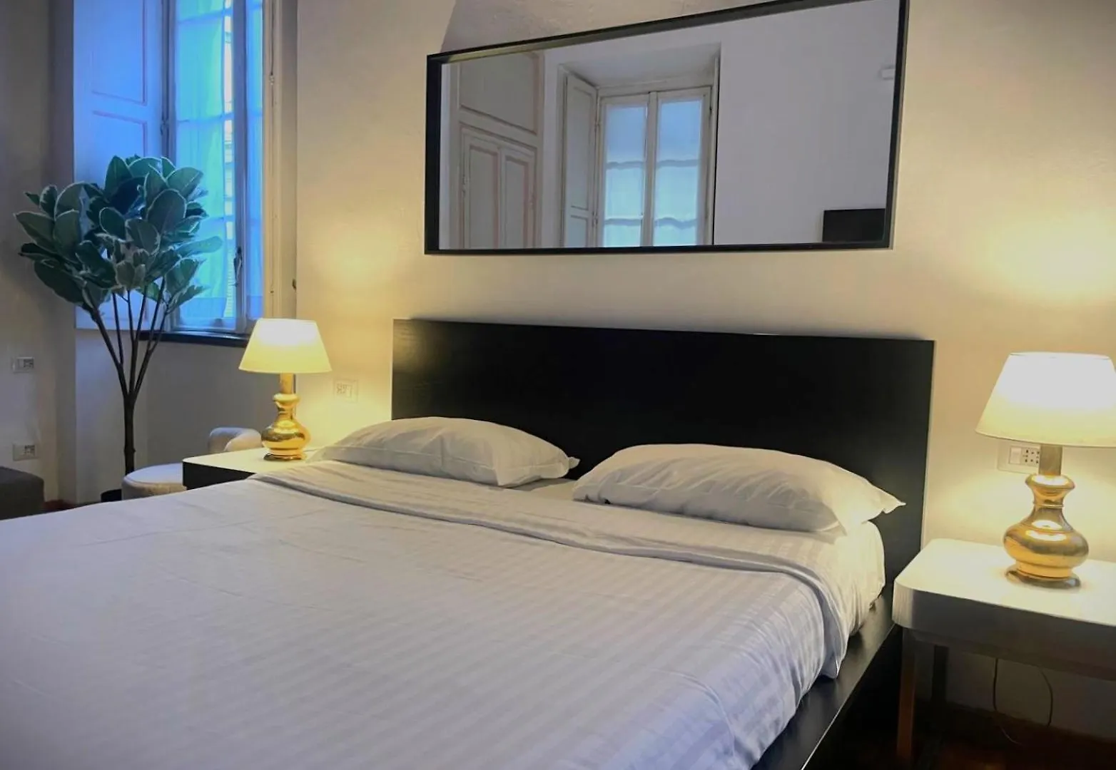 Dhomes - Apartments And Rooms Milan Italy
